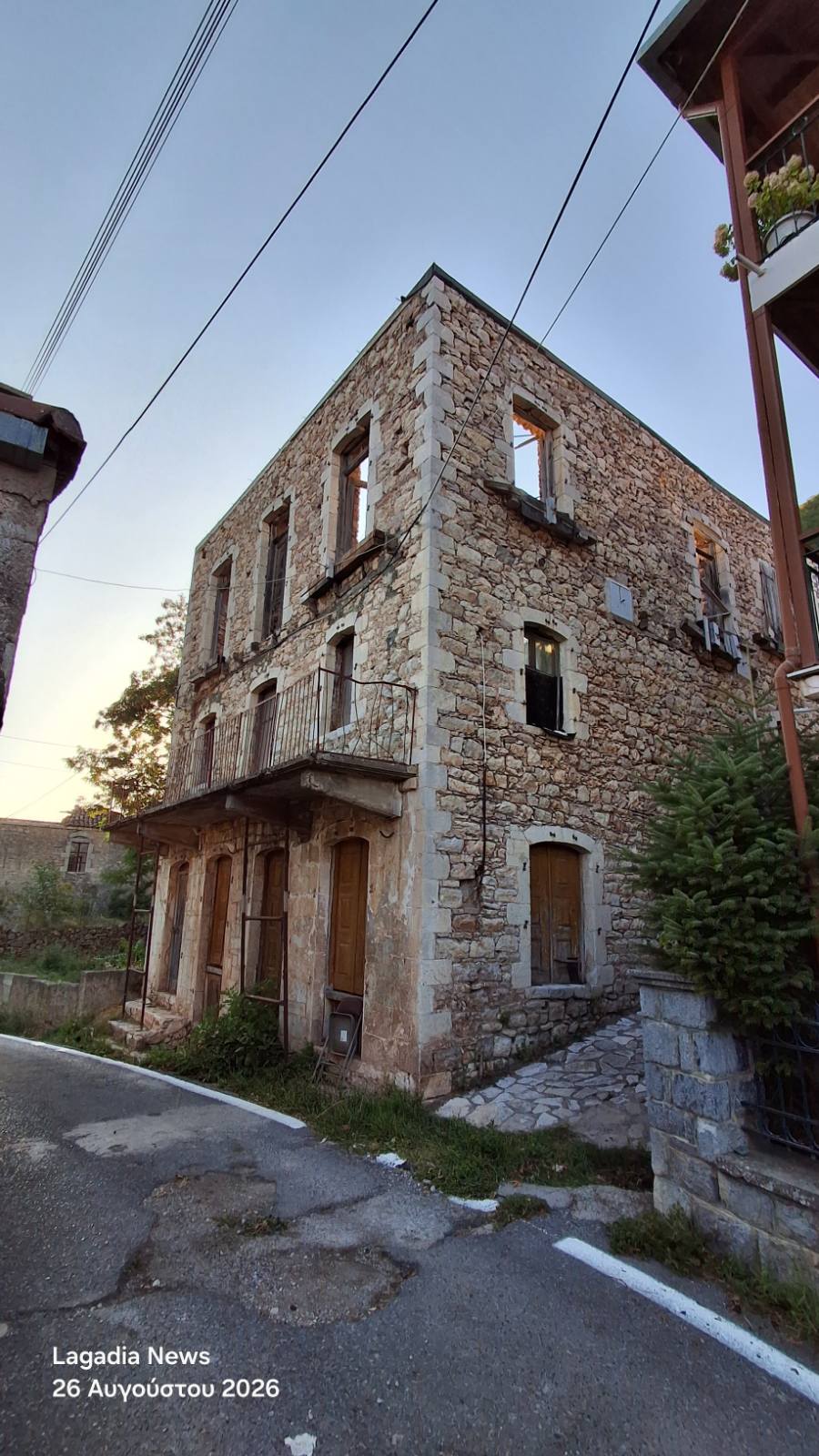 Το Ρηγοπουλέικο σήμερα — άποψη από τον δρόμο, Αύγουστος 2026